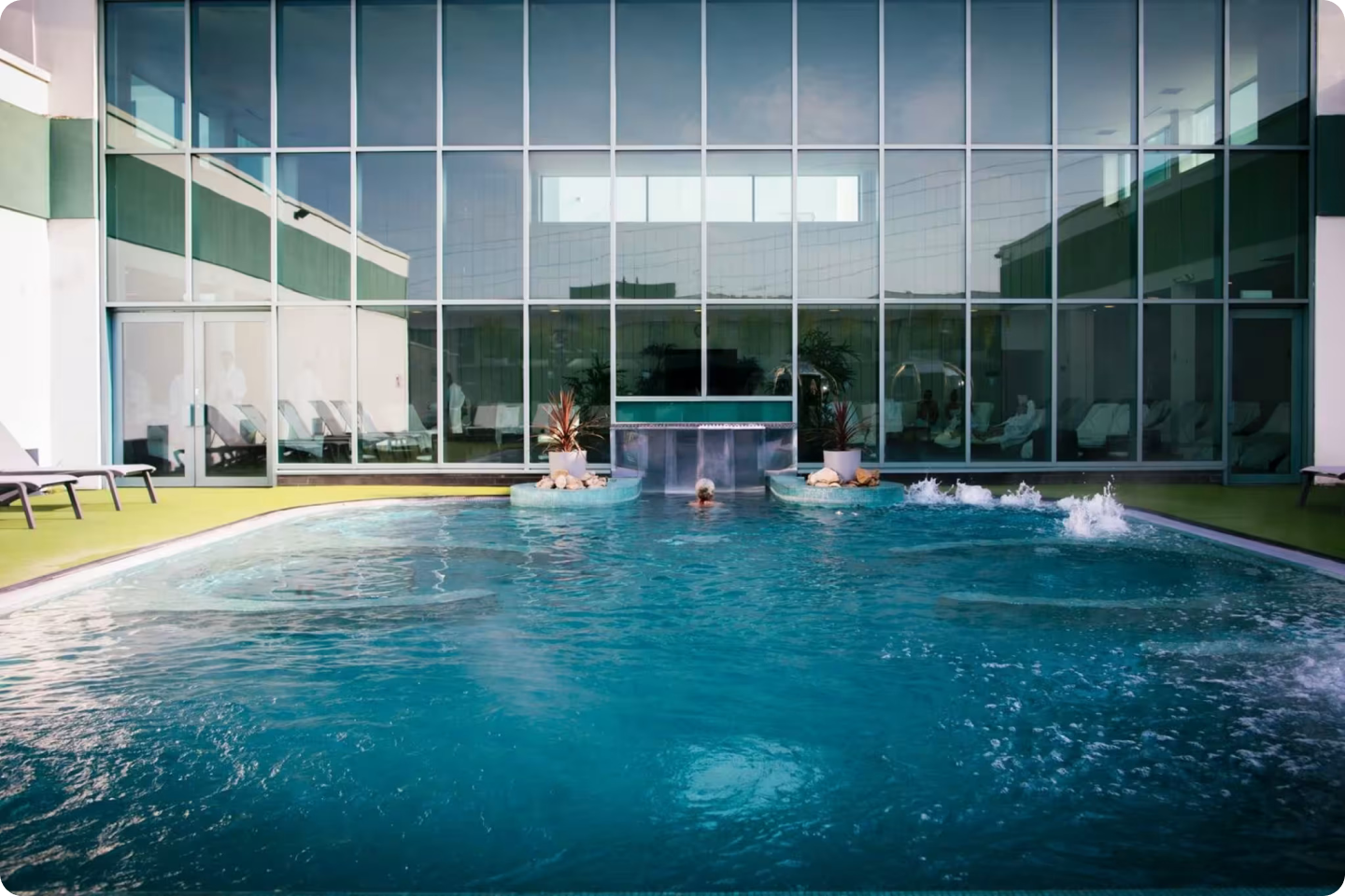 Image shows the swimming pool at The Malvern